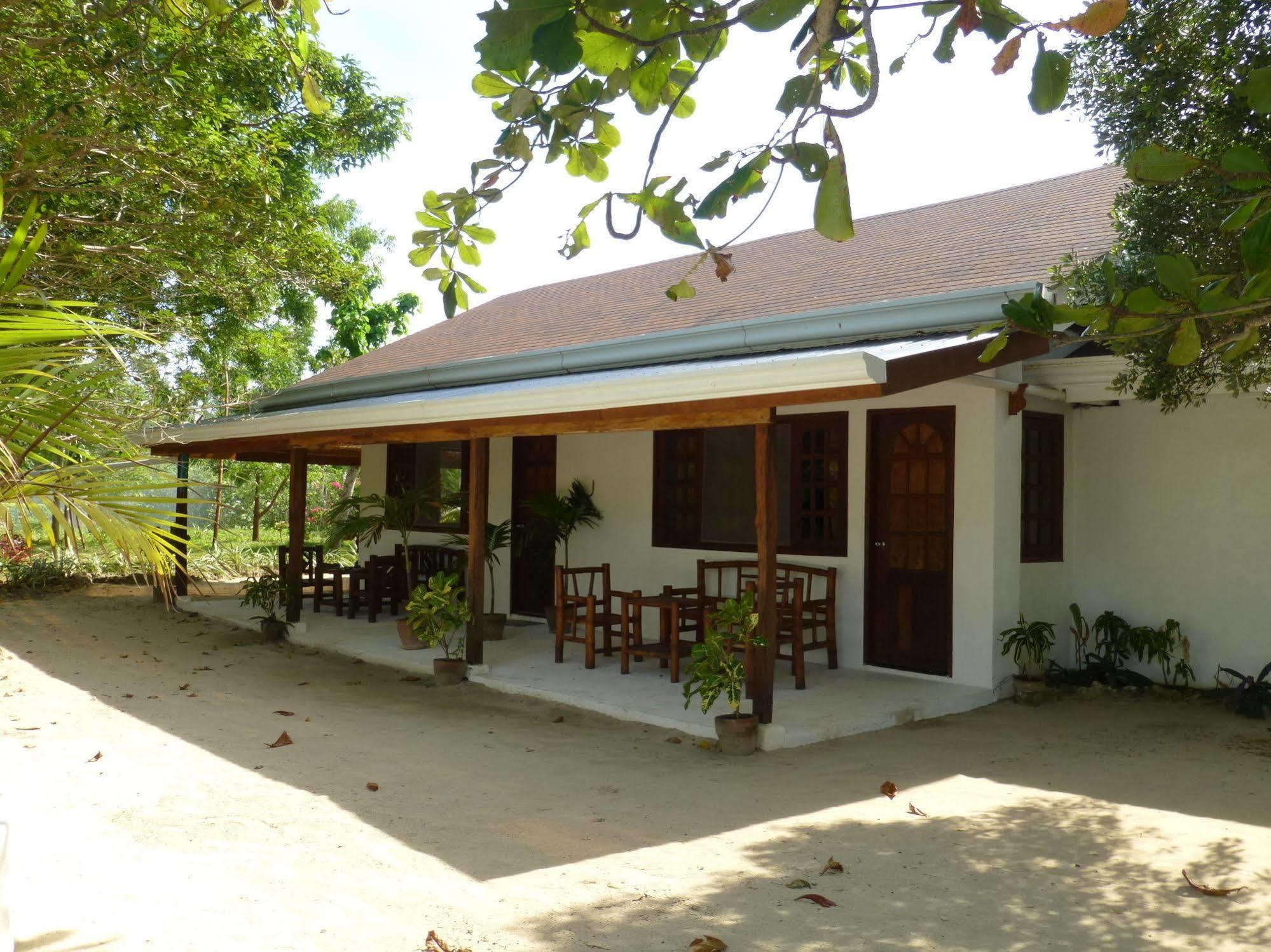 Talima Beach Villas & Dive Resort Cebu Exteriör bild